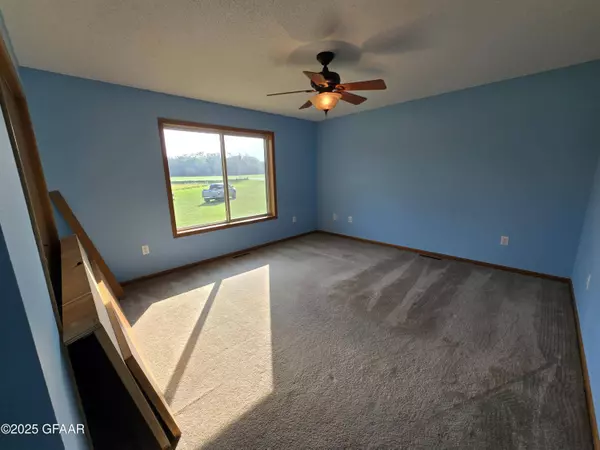 9446 COUNTY RD 12, Cavalier, ND 58220