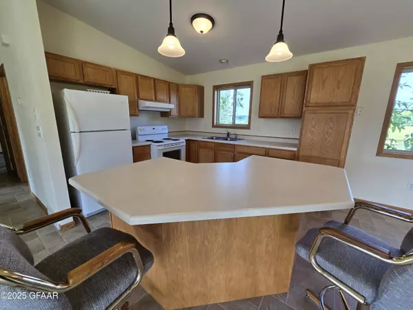 9446 COUNTY RD 12, Cavalier, ND 58220