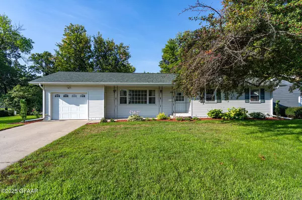 1801 RIVER- RD NW, East Grand Forks, MN 56721