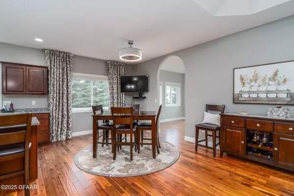 2272 45TH AVE S, Grand Forks, ND 58201