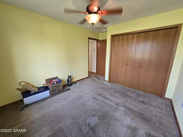 9446 COUNTY RD 12, Cavalier, ND 58220