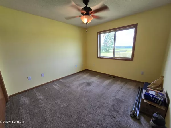 9446 COUNTY RD 12, Cavalier, ND 58220