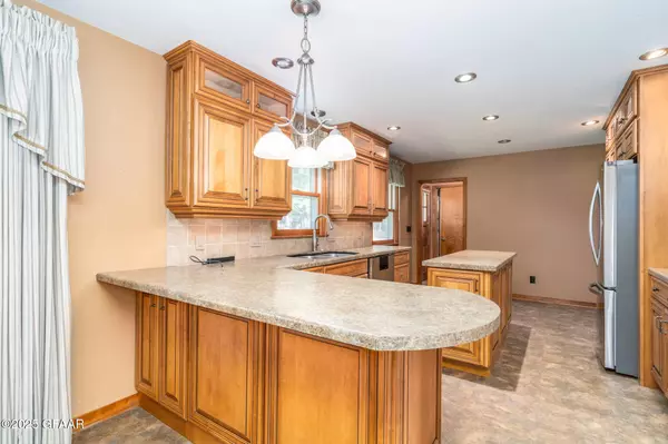 1801 RIVER- RD NW, East Grand Forks, MN 56721