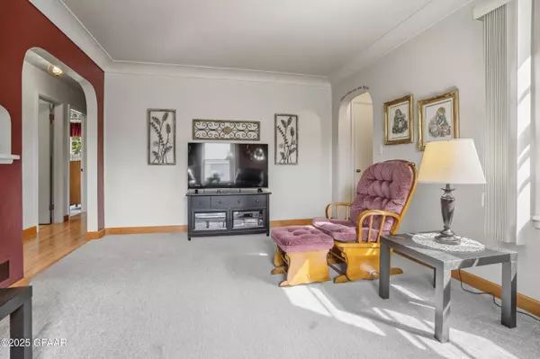 320 5TH AVE SE, East Grand Forks, MN 56721