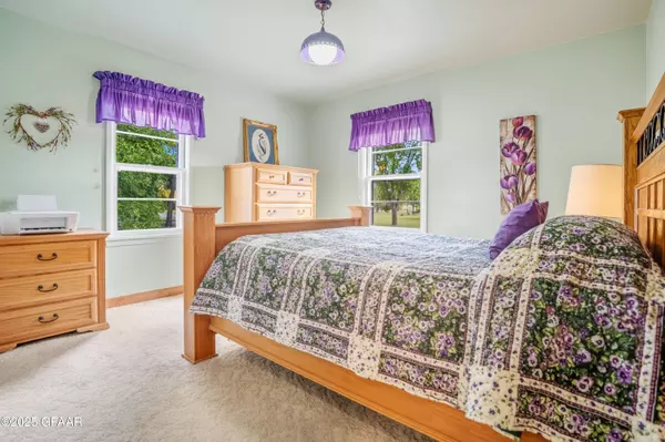 320 5TH AVE SE, East Grand Forks, MN 56721