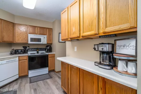 2185 26TH AVE S, Grand Forks, ND 58201