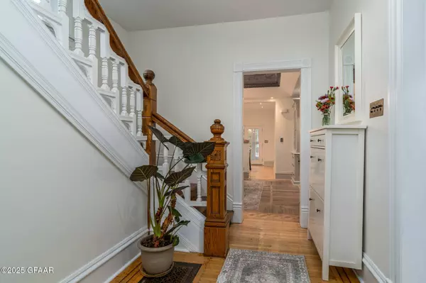 413 5TH ST S, Grand Forks, ND 58201