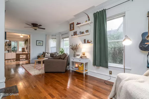 413 5TH ST S, Grand Forks, ND 58201