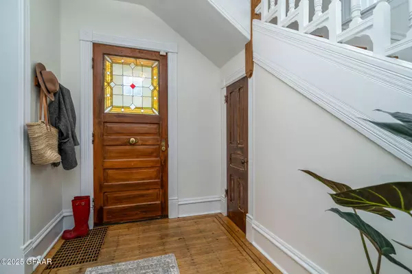 413 5TH ST S, Grand Forks, ND 58201