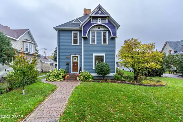 413 5TH ST S, Grand Forks, ND 58201