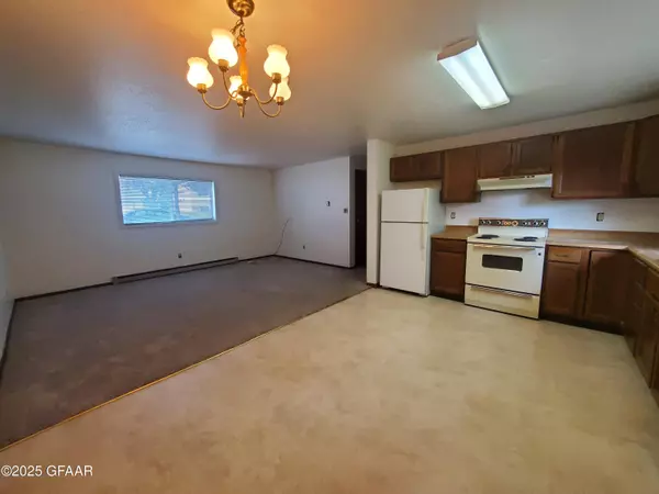 2505 18TH ST S, Grand Forks, ND 58201