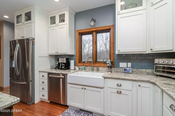 2801 69TH AVE S, Grand Forks, ND 58201