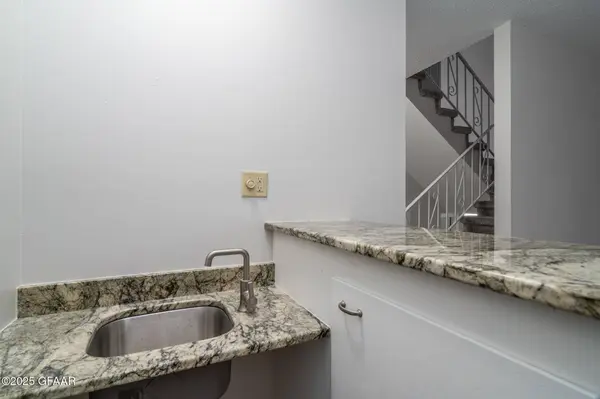 818 39TH ST N, Grand Forks, ND 58203