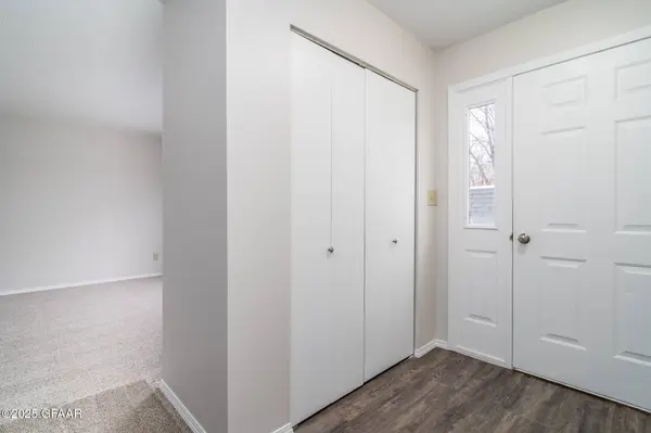 818 39TH ST N, Grand Forks, ND 58203