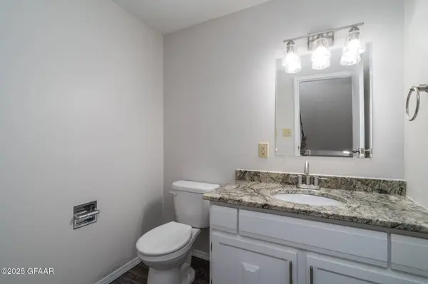 818 39TH ST N, Grand Forks, ND 58203