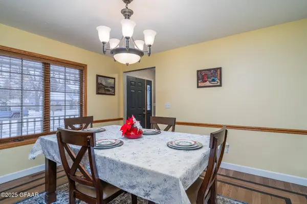 3166 DESERT STAR LN, Grand Forks, ND 58201