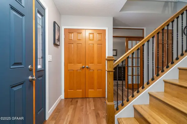 3166 DESERT STAR LN, Grand Forks, ND 58201