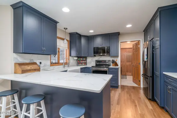 3166 DESERT STAR LN, Grand Forks, ND 58201