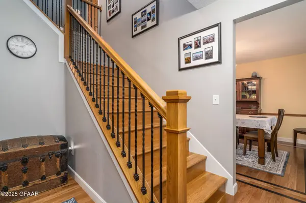 3166 DESERT STAR LN, Grand Forks, ND 58201