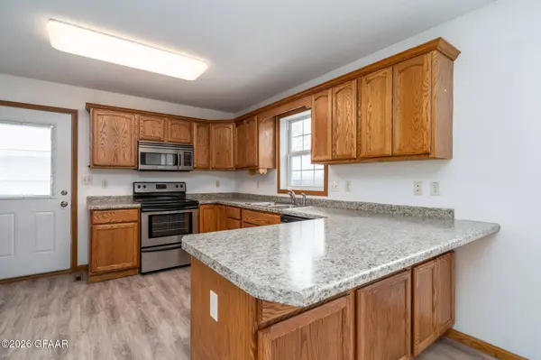 1822 4TH ST N, Grand Forks, ND 58203