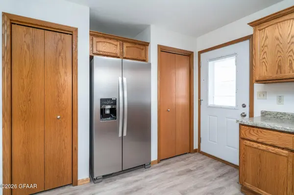 1822 4TH ST N, Grand Forks, ND 58203