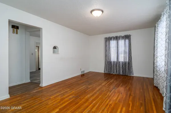 1905 11TH AVE N, Grand Forks, ND 58203