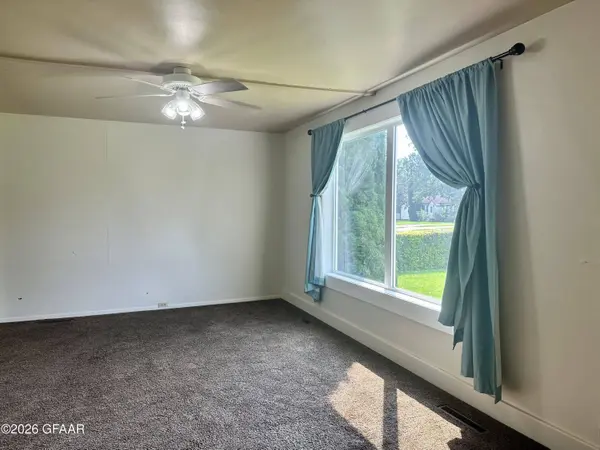 513 CENTRAL AVE N, Crookston, MN 56716