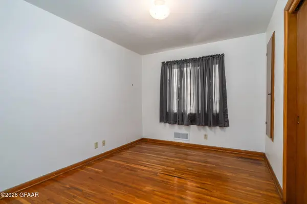 1905 11TH AVE N, Grand Forks, ND 58203