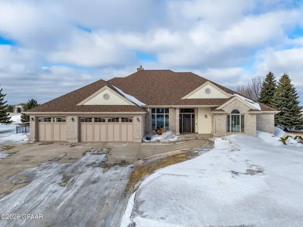 2511 ST ANDREWS DR NW, East Grand Forks, ND 56721