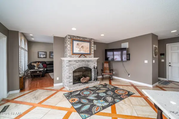 2511 ST ANDREWS DR NW, East Grand Forks, ND 56721