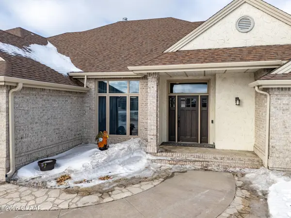 2511 ST ANDREWS DR NW, East Grand Forks, ND 56721