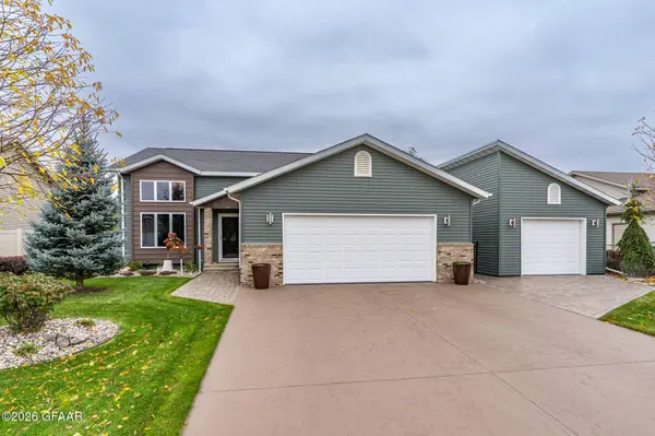 1514 13TH AVE SE, East Grand Forks, MN 56721