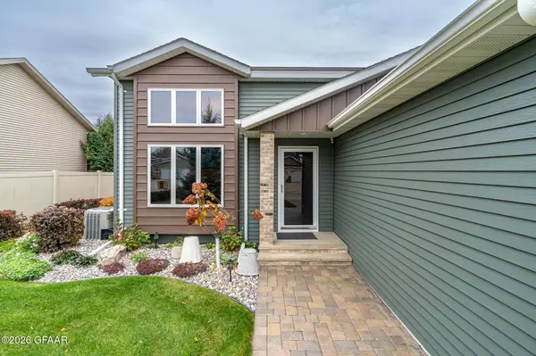 1514 13TH AVE SE, East Grand Forks, MN 56721