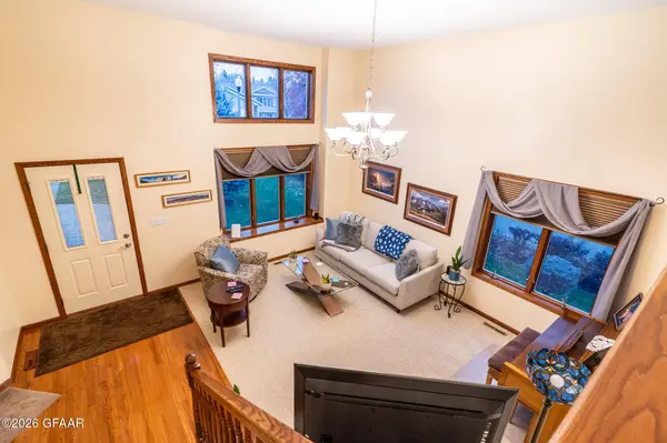 1514 13TH AVE SE, East Grand Forks, MN 56721