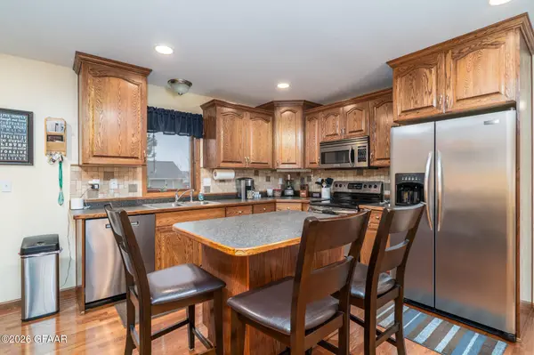 1514 13TH AVE SE, East Grand Forks, MN 56721