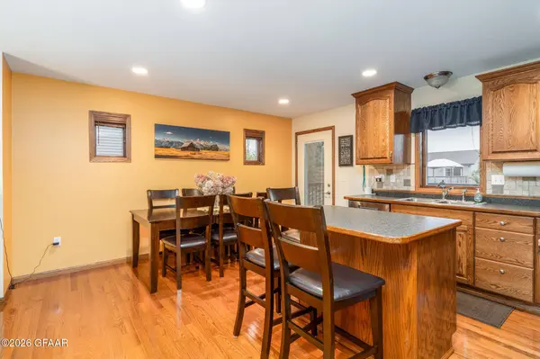 1514 13TH AVE SE, East Grand Forks, MN 56721