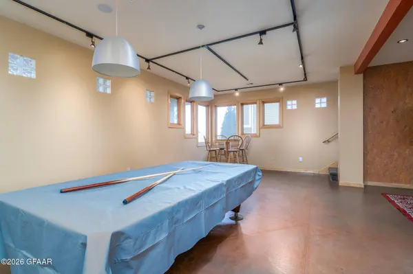 3012 ELMWOOD DR, Grand Forks, ND 58201