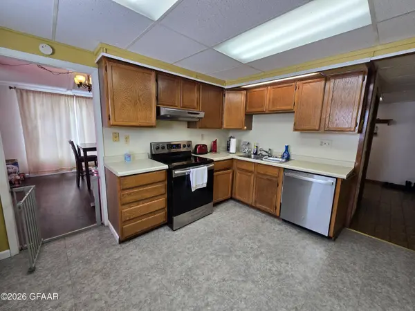 221 CANBERRA CT, Emerado, ND 58228