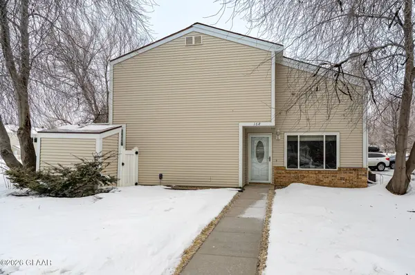 168 PARKVIEW CIR, Grand Forks, ND 58201