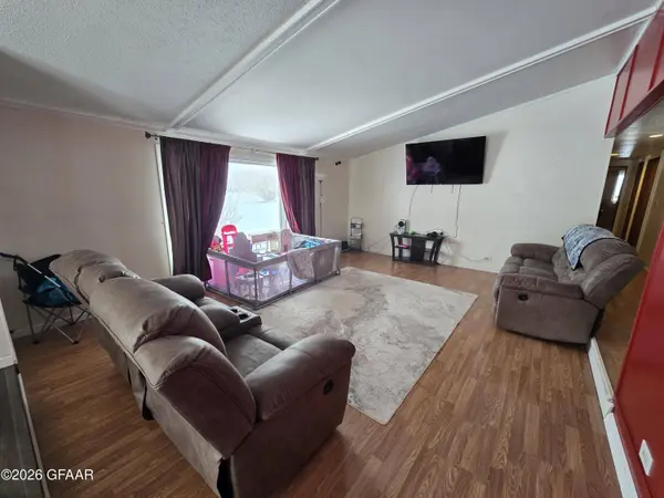 221 CANBERRA CT, Emerado, ND 58228