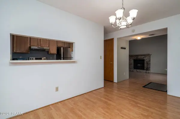 168 PARKVIEW CIR, Grand Forks, ND 58201