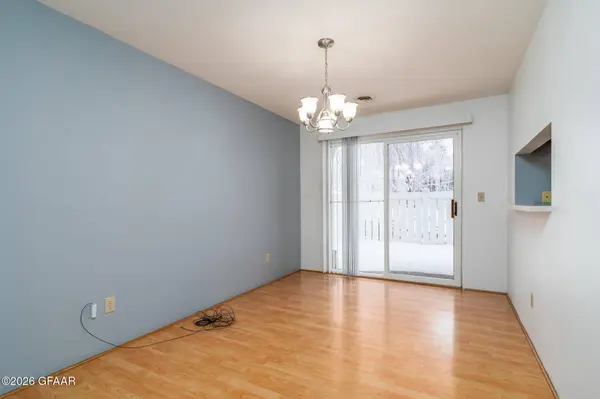 168 PARKVIEW CIR, Grand Forks, ND 58201