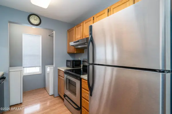 168 PARKVIEW CIR, Grand Forks, ND 58201