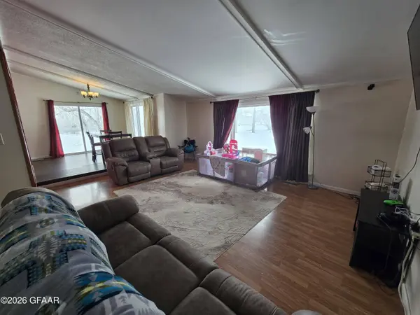 221 CANBERRA CT, Emerado, ND 58228