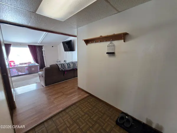 221 CANBERRA CT, Emerado, ND 58228