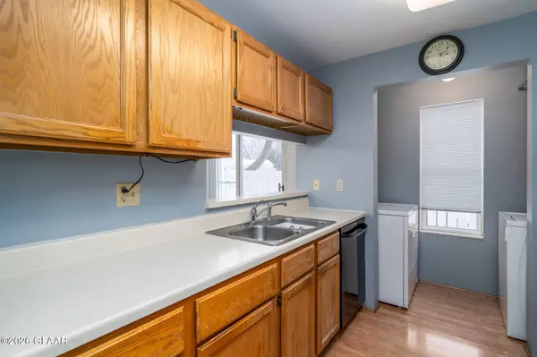 168 PARKVIEW CIR, Grand Forks, ND 58201