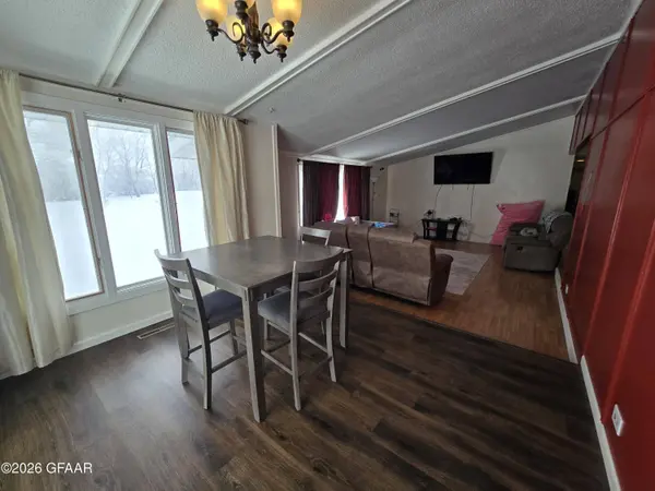 221 CANBERRA CT, Emerado, ND 58228