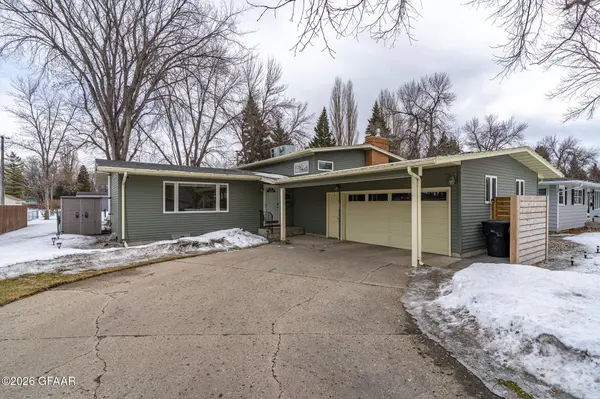 2515 OLIVE ST, Grand Forks, ND 58201