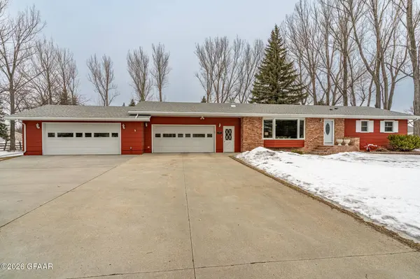 324 52ND AVE S, Grand Forks, ND 58201