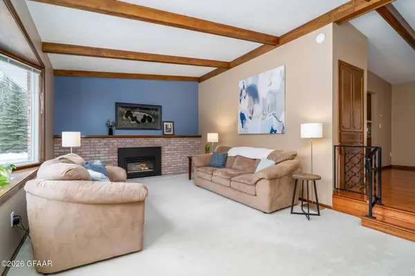 324 52ND AVE S, Grand Forks, ND 58201